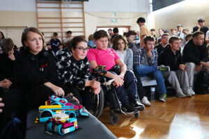 23.10.2025. Kielce. Zespół Szkół Informatycznych. Zawody sumo robotów / Fot. Wiktor Taszłow - Radio Kielce