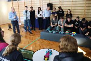 23.10.2025. Kielce. Zespół Szkół Informatycznych. Zawody sumo robotów / Fot. Wiktor Taszłow - Radio Kielce
