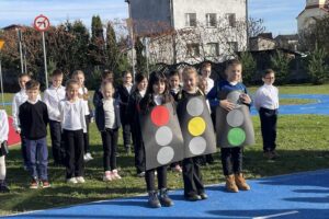 Otwarto pierwsze w gminie Sędziszów misteczko ruchu drogowego - Radio Kielce 30.10.2025. Tarnawa. Miasteczko ruchu drogowego / Fot. Jakub Rożek - Radio Kielce