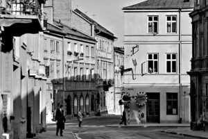 Kielce. Ulica Wesoła. Lata 1960-1969. Skrzyżowanie ulic Wesołej i Sienkiewicza / źródło: facebook.com/kieleckieinwestycje