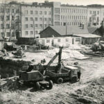 Kielce. Lata 1960-1968. Budowa budynku poczty przy pl. Niepodległości / źródło: facebook.com/kieleckieinwestycje