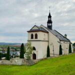 Warszawscy archeolodzy zbadają chęcińskie krypty - Radio Kielce Chęciny. Kościół parafialny pw. św. Bartłomieja / Fot. Urząd Miasta i Gminy Chęciny