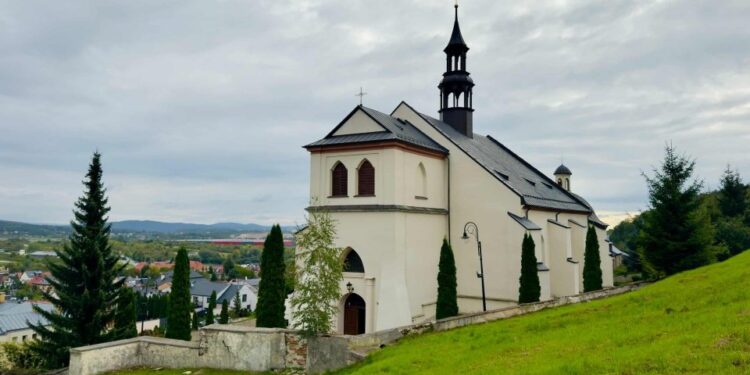 Chęciny. Kościół parafialny pw. św. Bartłomieja / Fot. Urząd Miasta i Gminy Chęciny