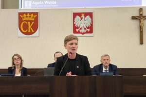 16.10.2025. Kielce. Sesja Rady Miasta Kielce. Na zdjęciu (przemawia) Agata Wojda - prezydent Kielc / Fot. Dariusz Kuc - Radio Kielce