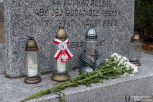 Żołnierze "najmłodszej" dywizji pamiętają o bohaterach - Radio Kielce Żołnierze "najmłodszej" dywizji pamiętają o bohaterach - Radio Kielce