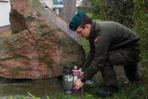 Żołnierze "najmłodszej" dywizji pamiętają o bohaterach - Radio Kielce Żołnierze "najmłodszej" dywizji pamiętają o bohaterach - Radio Kielce