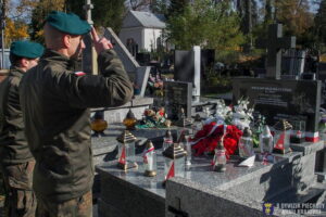 Żołnierze "najmłodszej" dywizji pamiętają o bohaterach - Radio Kielce Żołnierze "najmłodszej" dywizji pamiętają o bohaterach - Radio Kielce