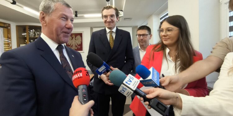 23.10.2025. Kielce. Konferencja prasowa. Na zdjęciu: Henryk Milcarz - prezes Wodociągów Kieleckich / Fot. Dariusz Kuc - Radio Kielce