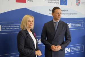 16.10.2025. Kielce. Konferencja prasowa inaugurująca kampanię informacyjno-promocyjną Funduszy Europejskich w Świętokrzyskiem pod hasłem: „Świętokrzyskie – gramy na TAK z Funduszami Europejskimi” / Fot. Piotr Kwaśniewski - Radio Kielce