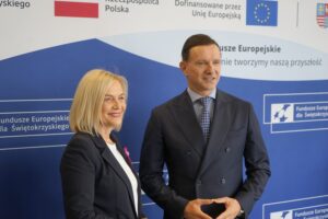 16.10.2025. Kielce. Konferencja prasowa inaugurująca kampanię informacyjno-promocyjną Funduszy Europejskich w Świętokrzyskiem pod hasłem: „Świętokrzyskie – gramy na TAK z Funduszami Europejskimi” / Fot. Piotr Kwaśniewski - Radio Kielce