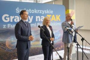 16.10.2025. Kielce. Konferencja prasowa inaugurująca kampanię informacyjno-promocyjną Funduszy Europejskich w Świętokrzyskiem pod hasłem: „Świętokrzyskie – gramy na TAK z Funduszami Europejskimi” / Fot. Piotr Kwaśniewski - Radio Kielce