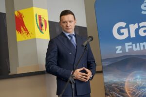 16.10.2025. Kielce. Konferencja prasowa inaugurująca kampanię informacyjno-promocyjną Funduszy Europejskich w Świętokrzyskiem pod hasłem: „Świętokrzyskie – gramy na TAK z Funduszami Europejskimi” / Fot. Piotr Kwaśniewski - Radio Kielce