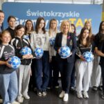 16.10.2025. Kielce. Konferencja prasowa inaugurująca kampanię informacyjno-promocyjną Funduszy Europejskich w Świętokrzyskiem pod hasłem: „Świętokrzyskie – gramy na TAK z Funduszami Europejskimi” / Fot. Piotr Kwaśniewski - Radio Kielce