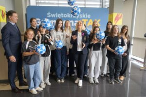 16.10.2025. Kielce. Konferencja prasowa inaugurująca kampanię informacyjno-promocyjną Funduszy Europejskich w Świętokrzyskiem pod hasłem: „Świętokrzyskie – gramy na TAK z Funduszami Europejskimi” / Fot. Piotr Kwaśniewski - Radio Kielce