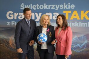 16.10.2025. Kielce. Konferencja prasowa inaugurująca kampanię informacyjno-promocyjną Funduszy Europejskich w Świętokrzyskiem pod hasłem: „Świętokrzyskie – gramy na TAK z Funduszami Europejskimi” / Fot. Piotr Kwaśniewski - Radio Kielce