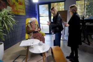 Siostra Małgorzata Chmielewska „ceruje świat” - Radio Kielce Audycja „Dzień Dobry, to Ja! Rozmowy inne niż wszystkie w Radiu Kielce”. Małgorzata Chmielewska / Fot. Piotr Kwaśniewski - Radio Kielce