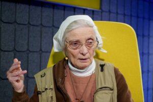 Siostra Małgorzata Chmielewska „ceruje świat” - Radio Kielce Audycja „Dzień Dobry, to Ja! Rozmowy inne niż wszystkie w Radiu Kielce”. Małgorzata Chmielewska / Fot. Piotr Kwaśniewski - Radio Kielce