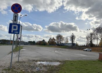 Pusty plac stanie się kulturalnym centrum gminy - Radio Kielce Pusty plac stanie się kulturalnym centrum gminy