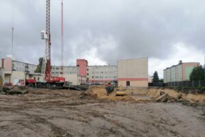 09.10.2025. Kazimierza Wielka. Budowa nowego skrzydła Szpitala Powiatowego w Kazimierzy Wielkiej / Fot. Marta Gajda-Kruk - Radio Kielce