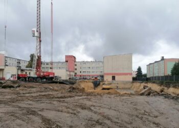 Petycja mieszkańców zmieniła projekt przed szpitalem w Kazimierzy Wielkiej?