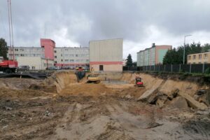 09.10.2025. Kazimierza Wielka. Budowa nowego skrzydła Szpitala Powiatowego w Kazimierzy Wielkiej / Fot. Marta Gajda-Kruk - Radio Kielce