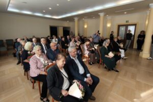 21.10.2025. Kielce. Wręczenie medali za długoletnie pożycie małżeńskie / źródło: Urząd Stanu Cywilnego Kielce
