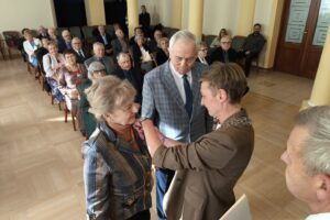 21.10.2025. Kielce. Wręczenie medali za długoletnie pożycie małżeńskie / źródło: Urząd Stanu Cywilnego Kielce