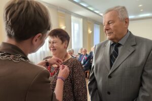 21.10.2025. Kielce. Wręczenie medali za długoletnie pożycie małżeńskie / źródło: Urząd Stanu Cywilnego Kielce
