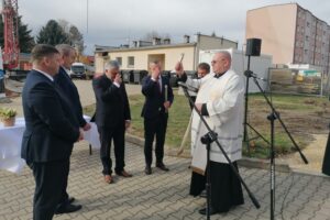 Milowy krok dla zdrowia mieszkańców Kazimierzy Wielkiej - Radio Kielce 30.10.2025. Kazimierza Wielka. Wmurowanie kamienia węgielnego pod budowę nowego skrzydła ZOL / Fot. Marta Gajda-Kruk - Radio Kielce