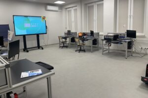 09.10.2025. Połaniec. Otwarcie Branżowego Centrum Umiejętności w Dziedzinie Energetyka w Połańcu / Fot. Grażyna Szlęzak-Wójcik - Radio Kielce