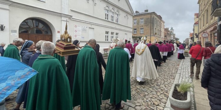 12.102.2025. Sandomierz. Uroczystości religijne ku czci bł. Wincentego Kadłubka / Fot. Grażyna Szlęzak-Wójcik - Radio Kielce