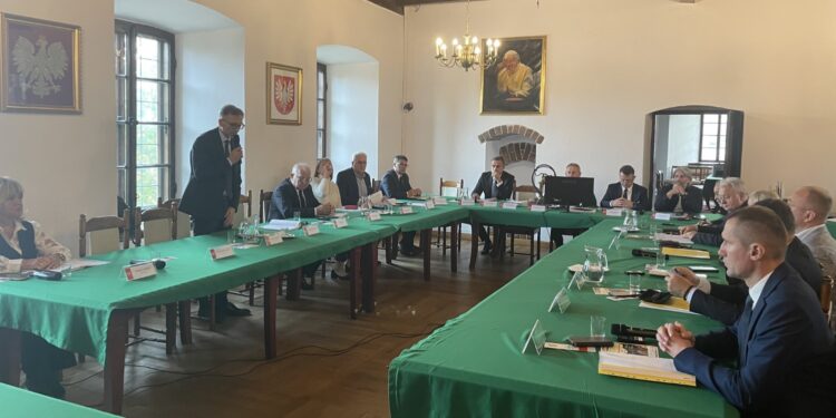 Przebudowa sił w Radzie Miasta Sandomierza - Radio Kielce Przebudowa sił w Radzie Miasta Sandomierza