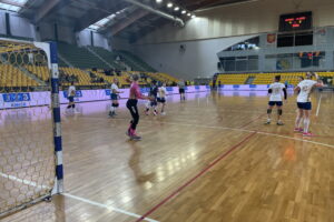 Gościnni gospodarze. Zespół z Mielca wygrał IV Masters Kielce Cup - Radio Kielce
