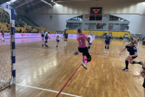 Gościnni gospodarze. Zespół z Mielca wygrał IV Masters Kielce Cup - Radio Kielce