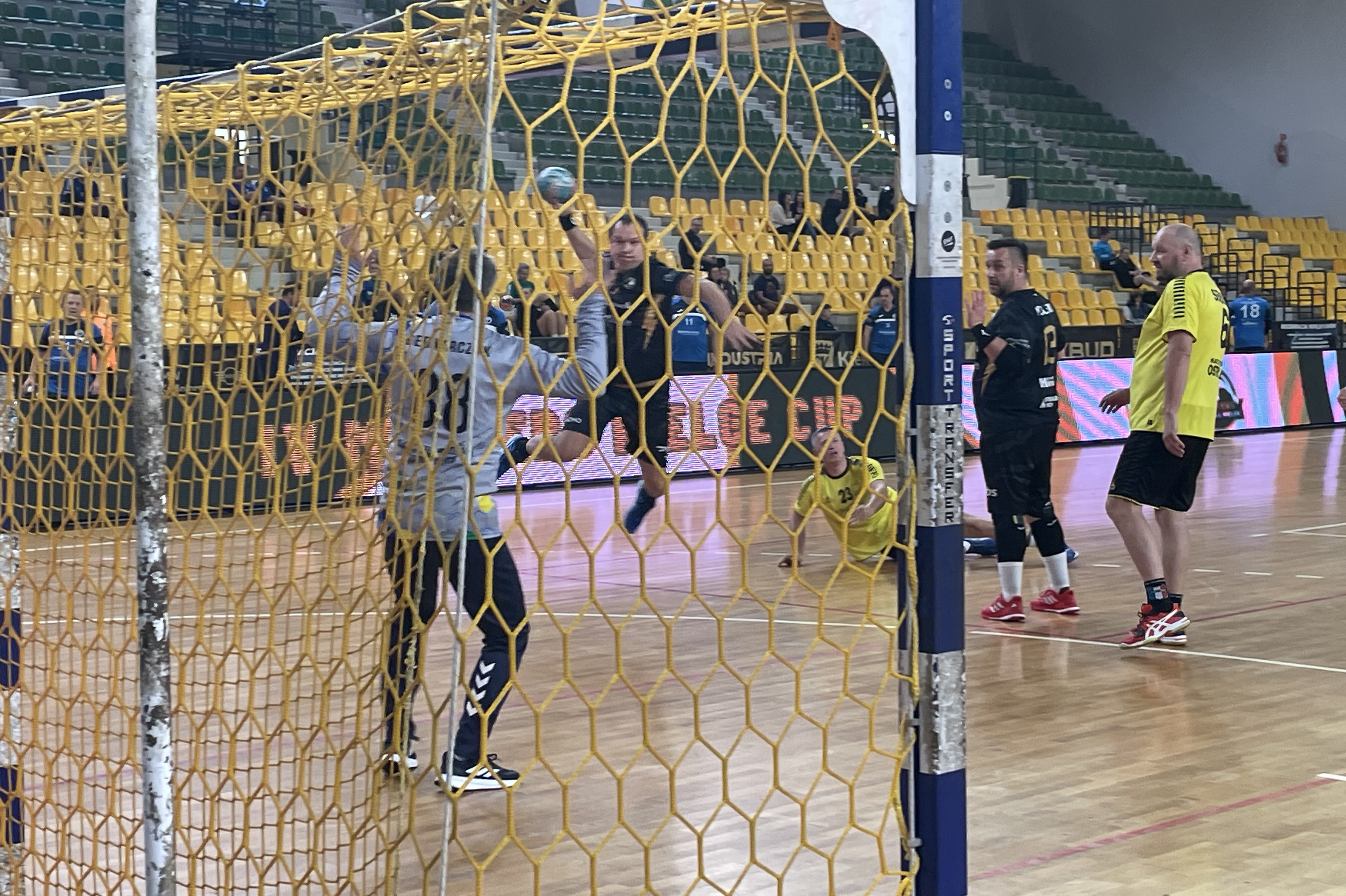 Gościnni gospodarze. Zespół z Mielca wygrał IV Masters Kielce Cup