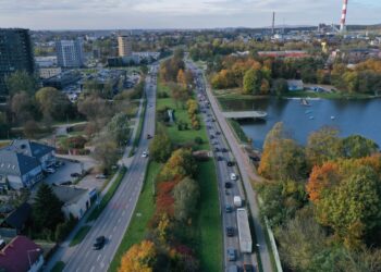 21.10.2025. Kielce. Ulica Jesionowa, miejski odcinek drogi krajowej nr 74 / Fot. Jarosław Kubalski – Radio Kielce