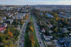 21.10.2025. Kielce. Ulica Jesionowa, miejski odcinek drogi krajowej nr 74 / Fot. Jarosław Kubalski – Radio Kielce