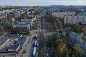 21.10.2025. Kielce. Ulica Jesionowa, miejski odcinek drogi krajowej nr 74 / Fot. Jarosław Kubalski – Radio Kielce