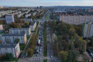 21.10.2025. Kielce. Ulica Jesionowa, miejski odcinek drogi krajowej nr 74 / Fot. Jarosław Kubalski – Radio Kielce