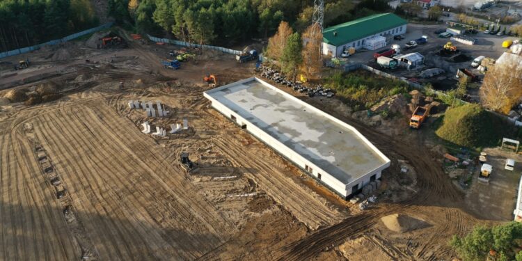 Centrum sportowo-rekreacyjne rośnie w oczach - Radio Kielce 30.10.2025. Piekoszów. Kompleks sportowo-rekreacyjny / Fot. Jarosław Kubalski - Radio Kielce