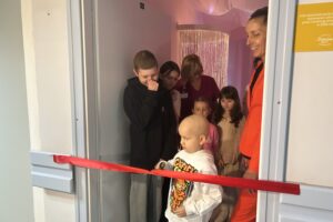 01.10.2025. Kielce. Otwarcie sali doświadczalnej świata w Wojewódzkim Szpitalu Zespolonym w Kielcach / Fot. Iwona Murawska-Bujnowicz - Radio Kielce