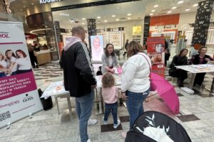 18.10.2025. Kielce. Bezpłatne badania i porady specjalistów w Galerii Korona / Fot. Iwona Murawska-Bujnowicz - Radio Kielce