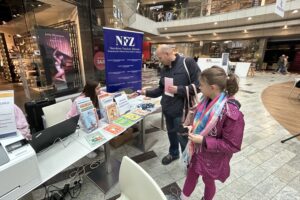18.10.2025. Kielce. Bezpłatne badania i porady specjalistów w Galerii Korona / Fot. Iwona Murawska-Bujnowicz - Radio Kielce