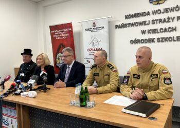 Strażacy ostrzegają: dym i czad wciąż są niebezpieczne