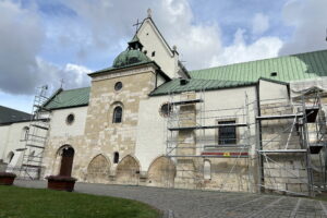 Dzięki laserowi najstarsza świątynia cystersów odzyskuje blask