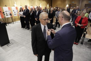 Walczyli z komunistycznym reżimem. Zostali odznaczeni - Radio Kielce