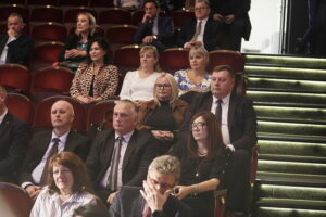 Władze powiatu doceniły najbardziej zasłużonych pedagogów - Radio Kielce