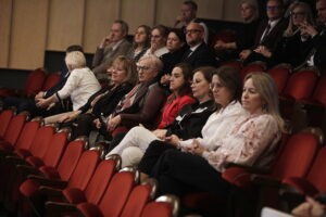Władze powiatu doceniły najbardziej zasłużonych pedagogów - Radio Kielce