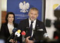 20.10.2025 Pińczów. Minister sprawiedliwości Waldemar Żurek i sekretarz stanu w Kancelarii Prezesa Rady Ministrów Marzena Okła-Drewnowicz podczas konferencji prasowej / Fot. Jarosław Kubalski - Radio Kielce