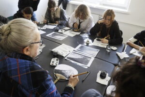 Jak rysować mangę i uprawiać drzewko bonsai? - Radio Kielce Jak rysować mangę i uprawiać drzewko bonsai? - Radio Kielce